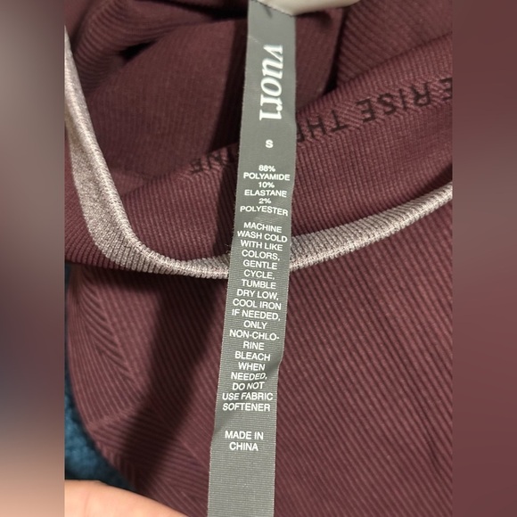 NWOT Vuori Helix Seamless Legging in a burgundy color Small - Picture 7 of 7